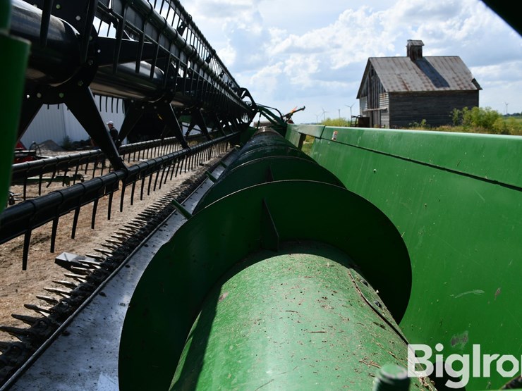 2004-john-deere-635f-image-16
