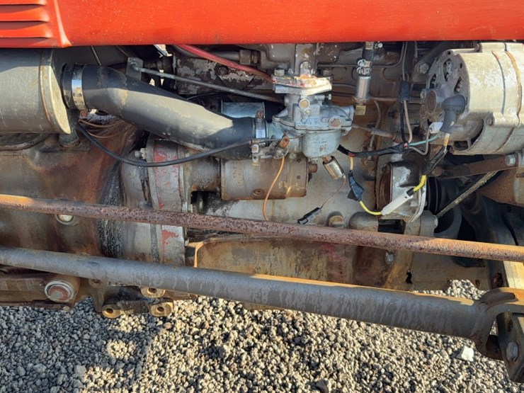 massey-ferguson-135-image-7