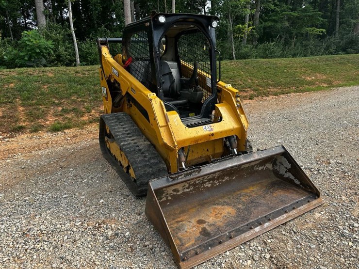 2020-caterpillar-259d3-image-16