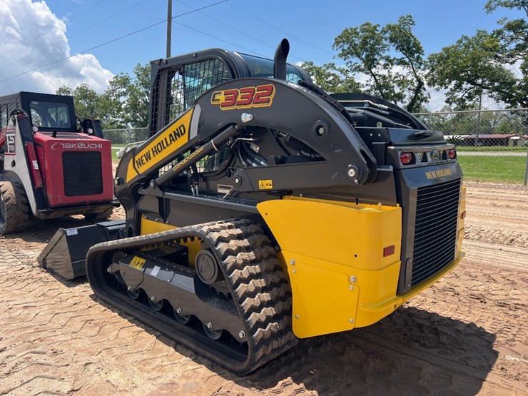 new-holland-c332-image-2