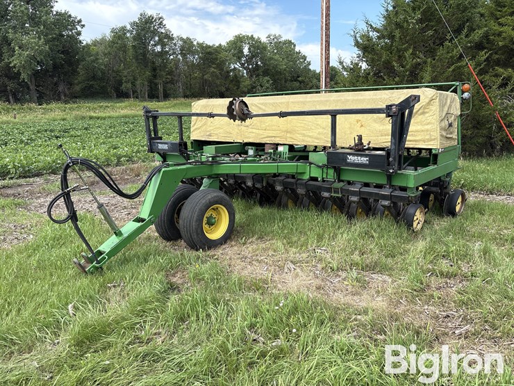 john-deere-750-image-1