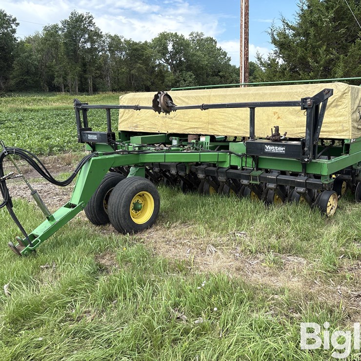 JOHN DEERE 750