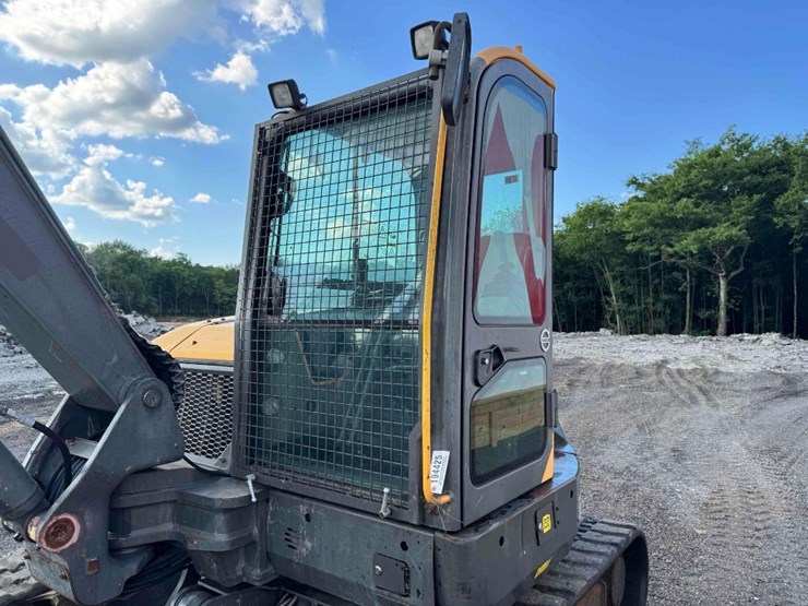 2017-volvo-ecr88d-image-17