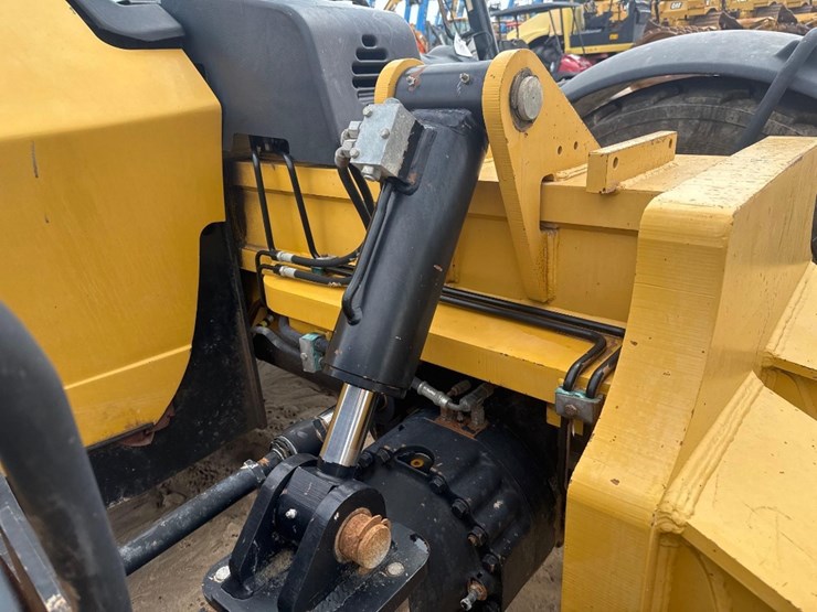 2014-caterpillar-tl943c-image-20