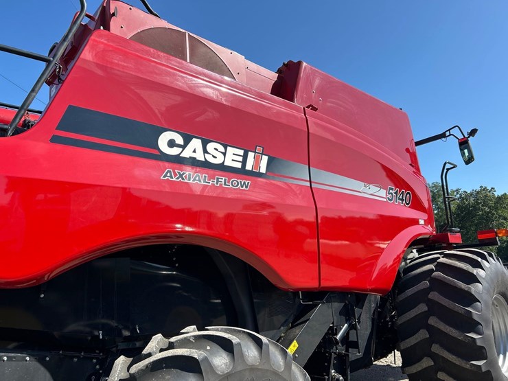2014-case-ih-5140-image-24