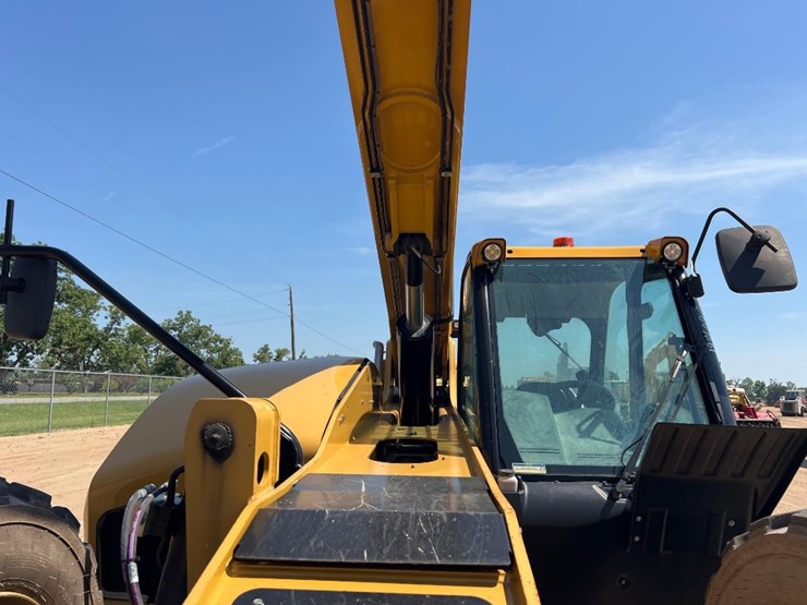 2020-caterpillar-tl1255d-image-12