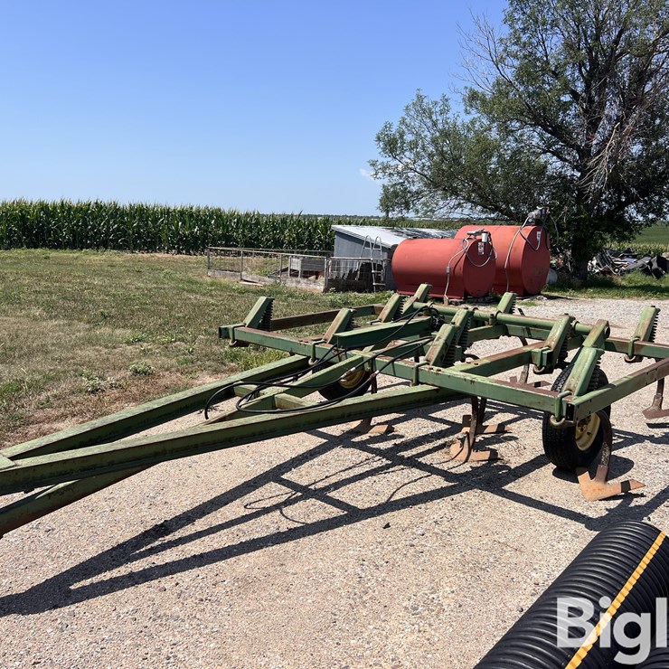 JOHN DEERE 1600
