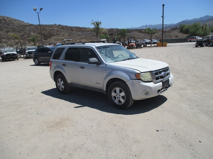 2008-ford-escape-xlt-image-2