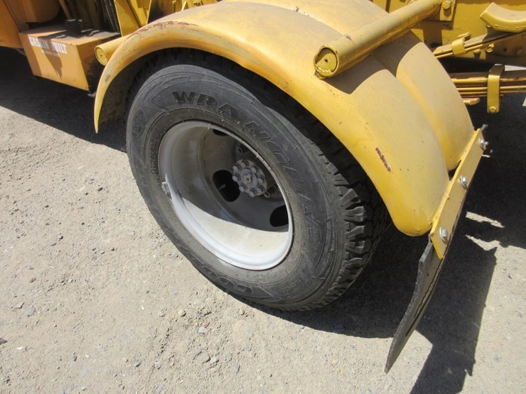 2001-gmc-3500-image-17