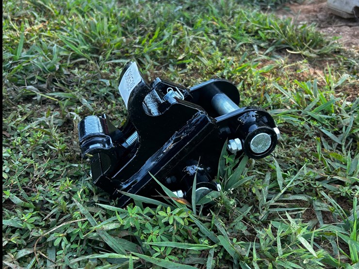 #134-•-quick-coupler-image-2
