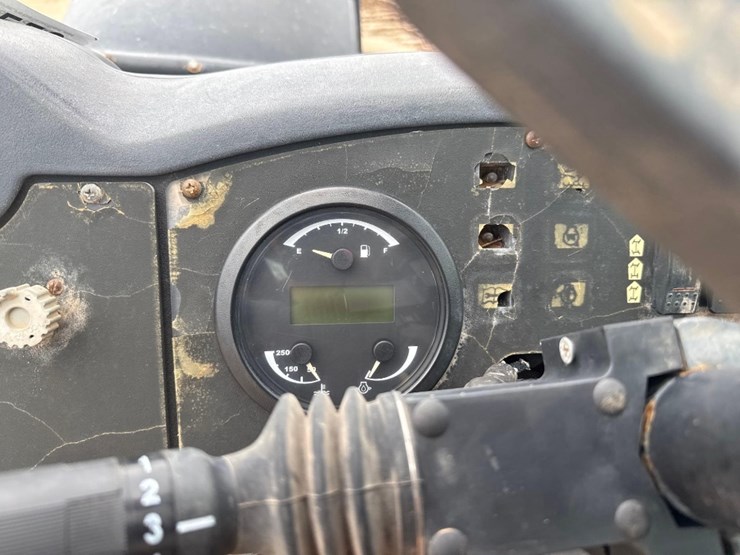 2014-caterpillar-tl943c-image-29