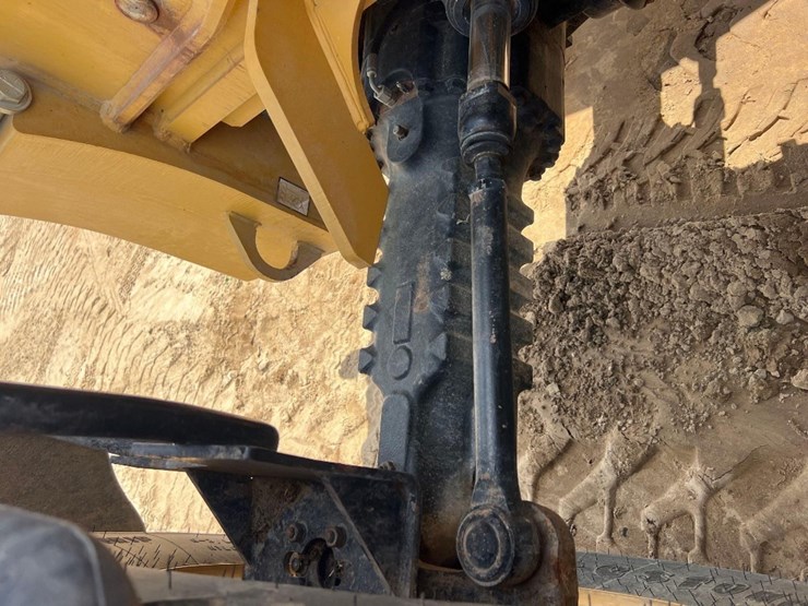 2013-caterpillar-tl943c-image-21