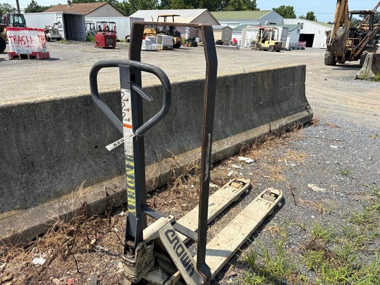 electric-pallet-jack-image-1