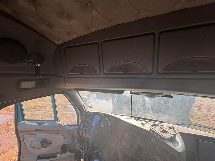 2007-kenworth-t2000-image-8
