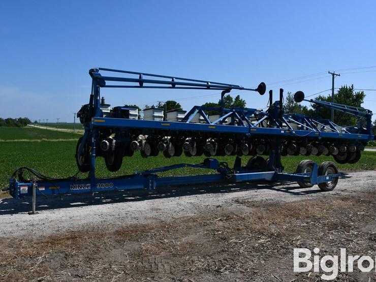 2007-kinze-3600-image-1