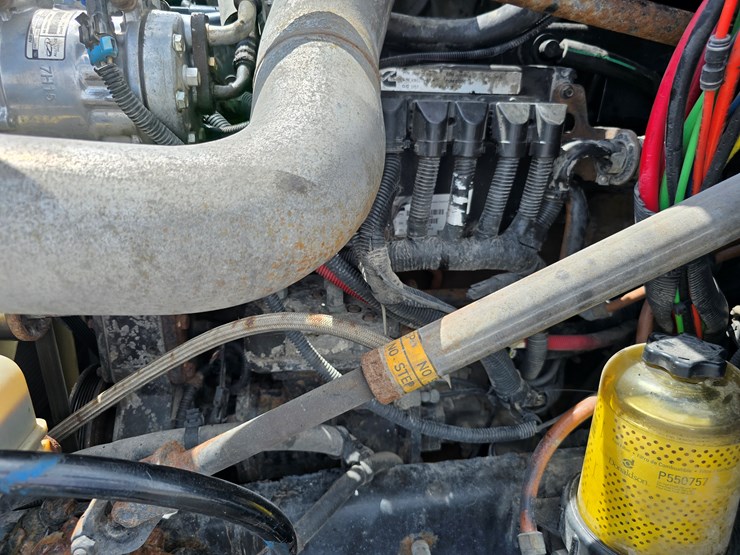 2013-freightliner-columbia-112-image-58