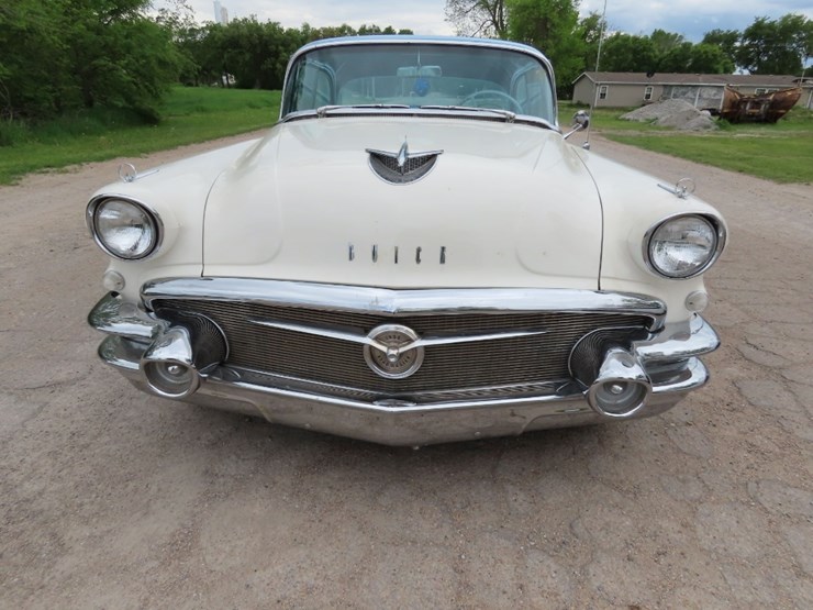 1956-buick-roadmaster-image-5