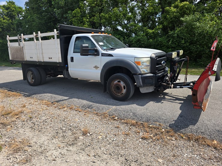 2011-ford-f550-image-44