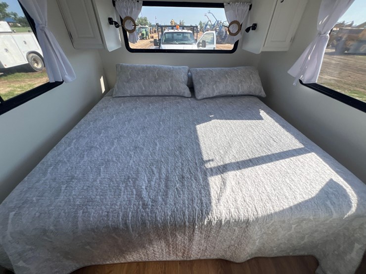 1995-fleetwood-bounder-s/a-motorhome-image-40