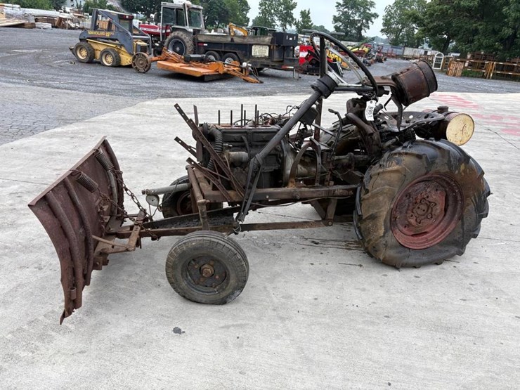 morris-minor-tractor-image-1