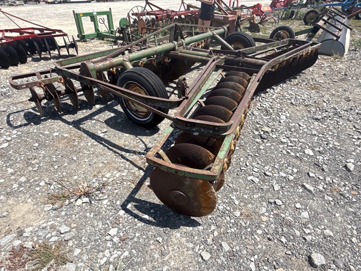 john-deere-10-image-6