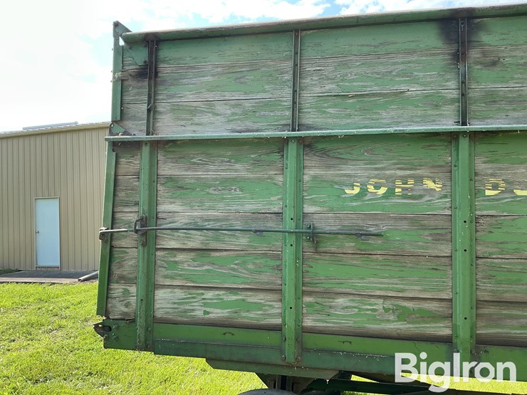 john-deere-harvest-forage-wagon-image-18