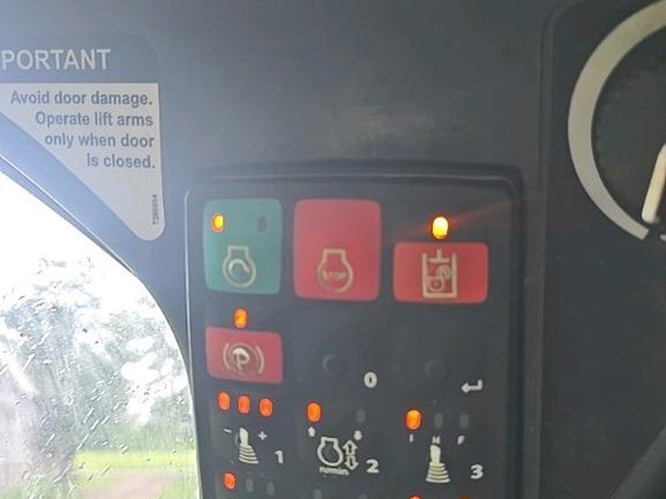 2018-deere-333g-image-49