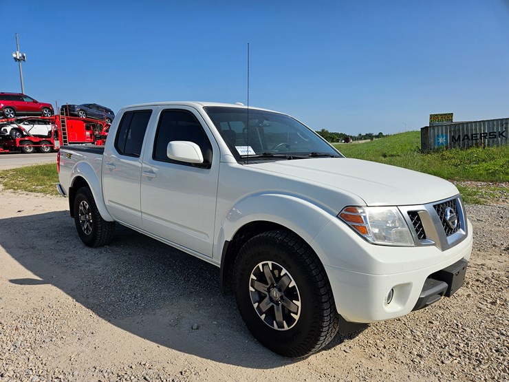 2016-nissan-frontier-image-23