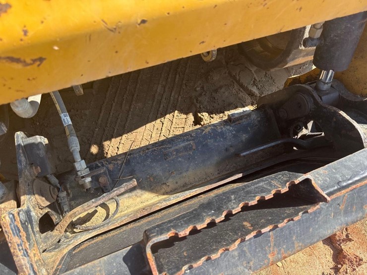 2021-caterpillar-259d3-image-21