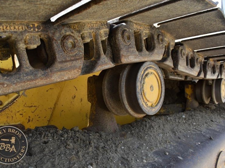 2014-komatsu-d51exi-22-image-48