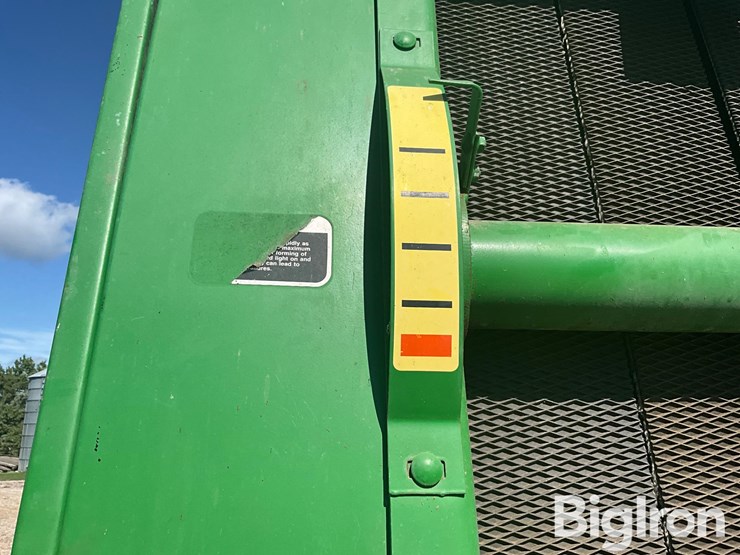 2001-john-deere-567-image-16