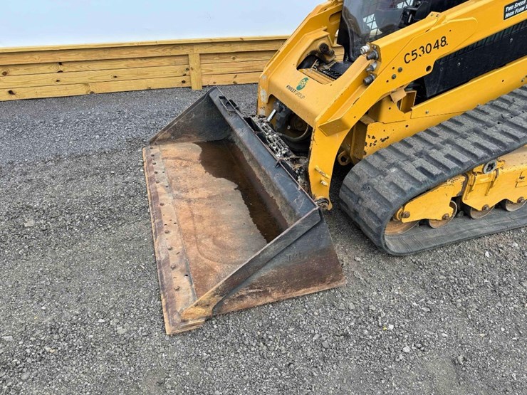2022-caterpillar-299d3-image-48