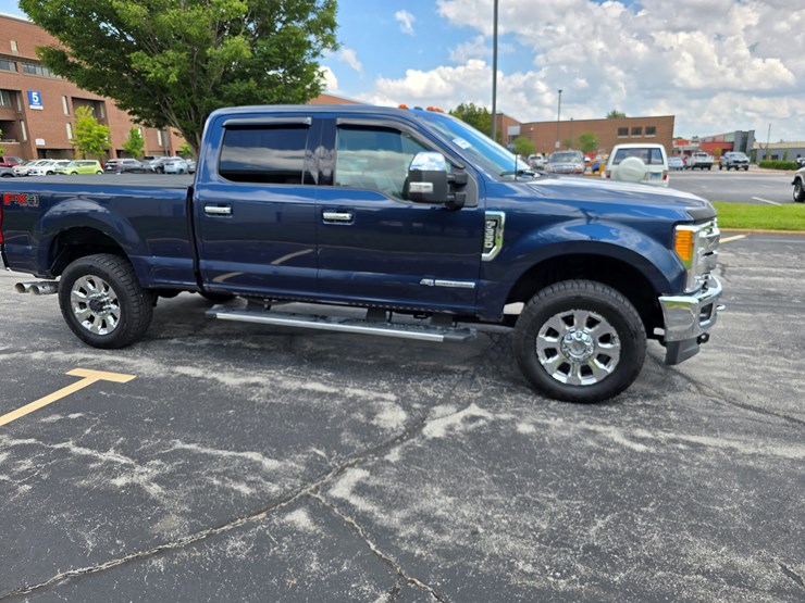 2017-ford-f350-image-40