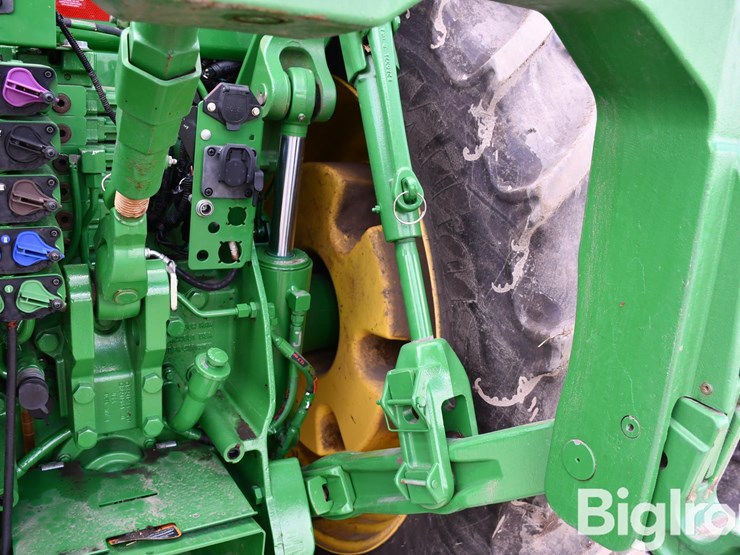 2014-john-deere-8335r-image-14