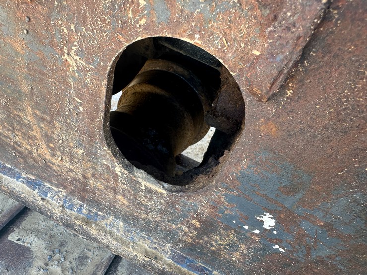 komatsu-pc200-image-11