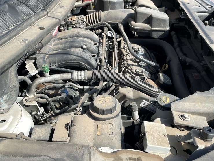 2018-ford-explorer-image-56