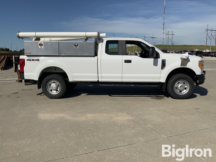 2017-ford-f350-xl-image-4