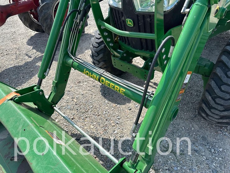 john-deere-4052m-image-4