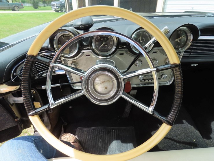 1960-lincoln-4dr-ht-image-15