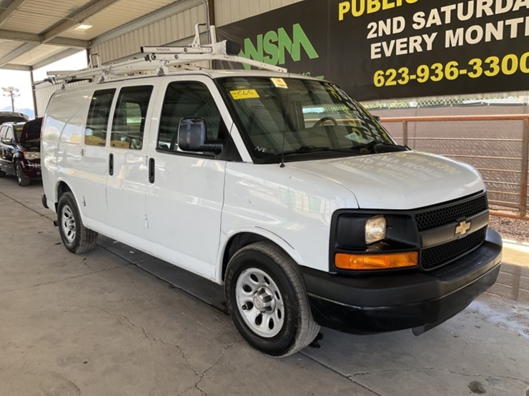 2014-chevrolet-express-1500-image-2