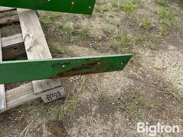 john-deere-large-frame-tractor-rock-box-image-9