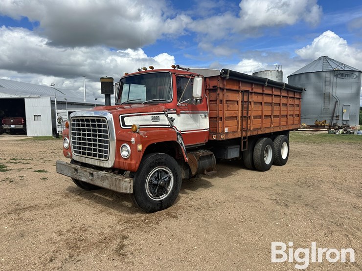 1974-ford-ln8000-image-1