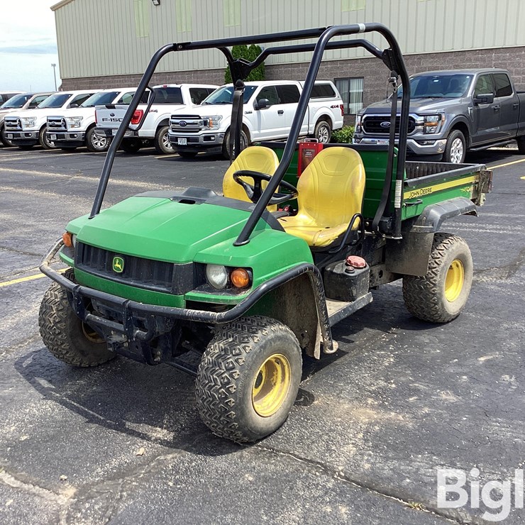 JOHN DEERE GATOR