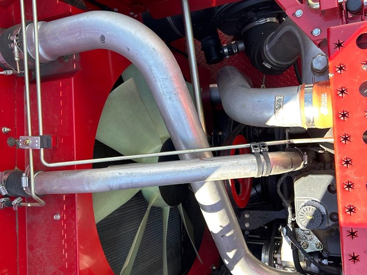 2014-case-ih-5140-image-22