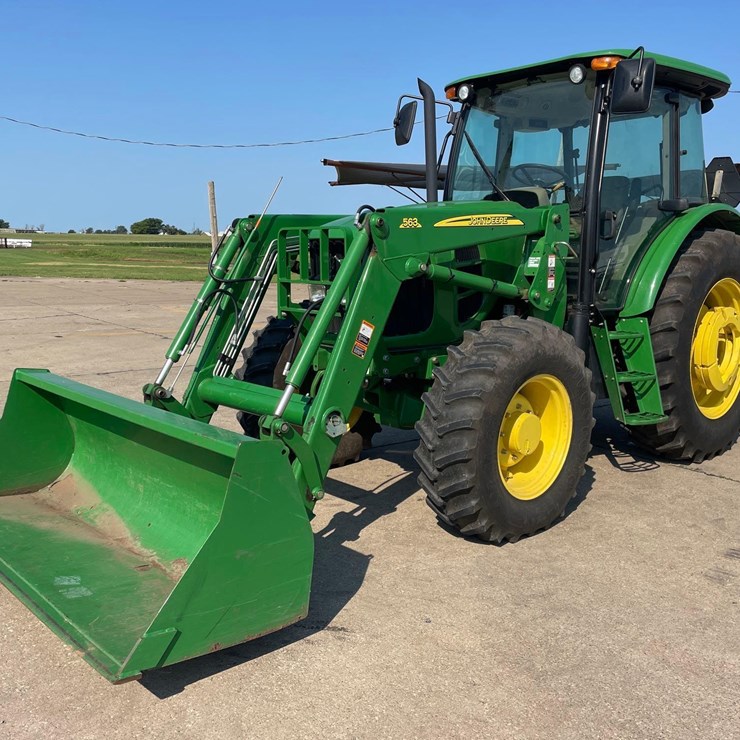 2015 JOHN DEERE 6115D
