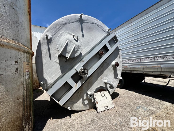 8,000-gallon-(approx.)-fiberglass-liquid-feed-storage-tank-image-20