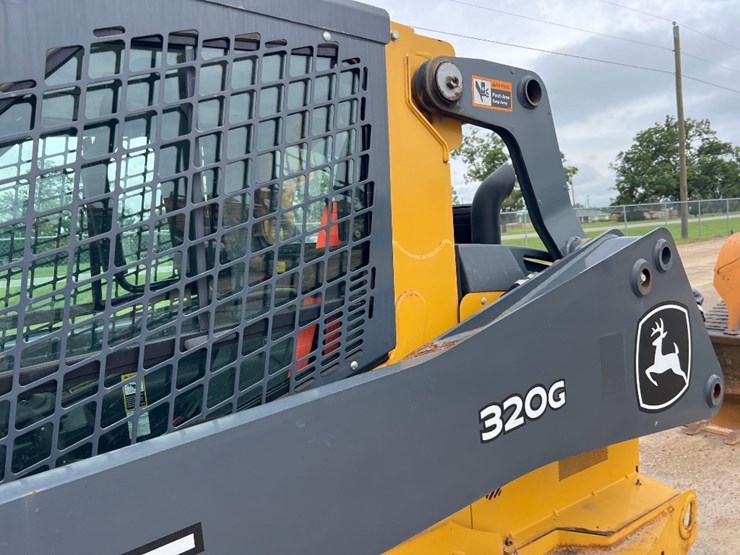 2022-deere-320g-image-16