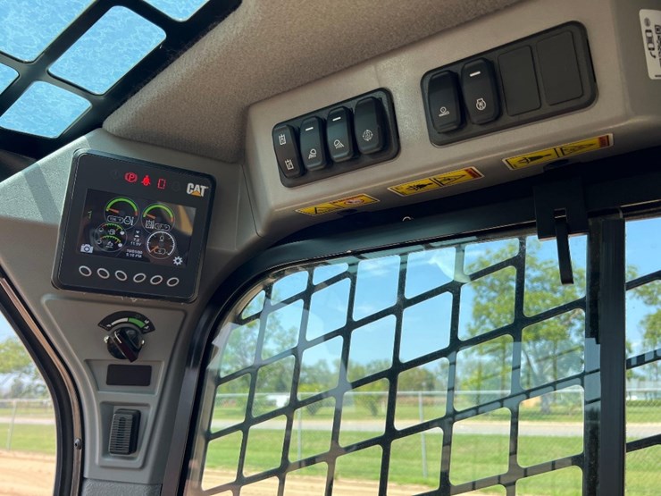 2024-caterpillar-299d3-xe-image-27