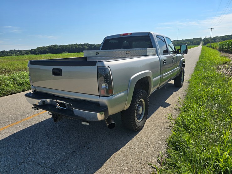 2003-chevrolet-2500-image-26