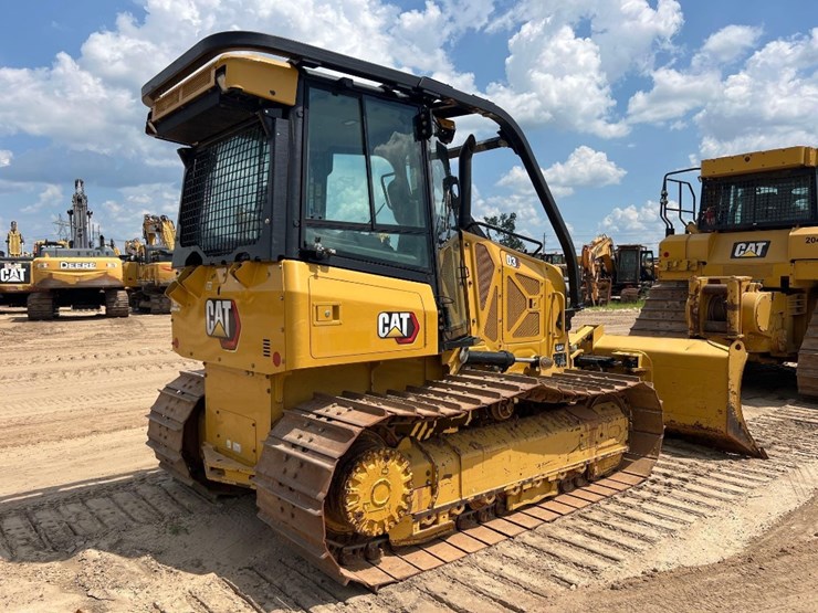 2021-caterpillar-d3-lgp-image-3